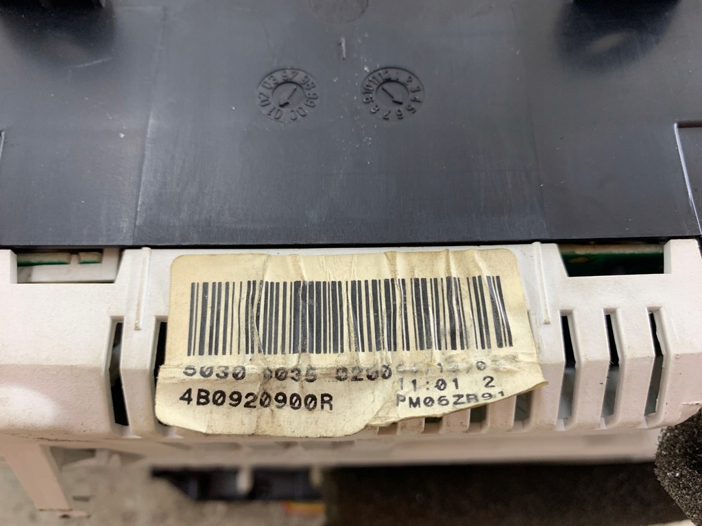 фото №9, Audi a6 c5 2.4 счетчик приборы 4b0920900r