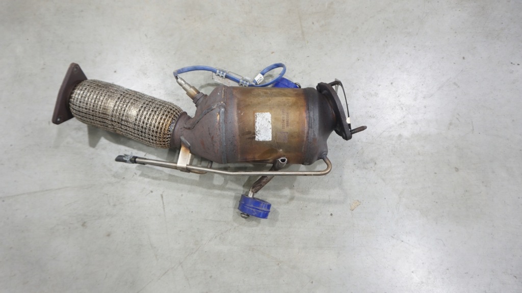 Купить Volvo xc40 ii t5 plug-in hybrid 1.5 катализатор 2021r 32313169