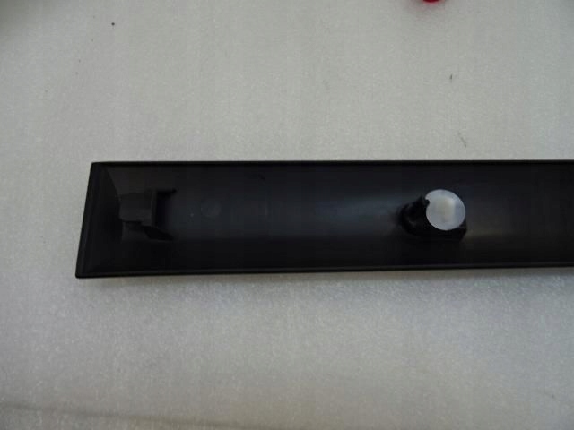 Peugeot 207 молдинг дверь левая задняя новая структура!!! Киев