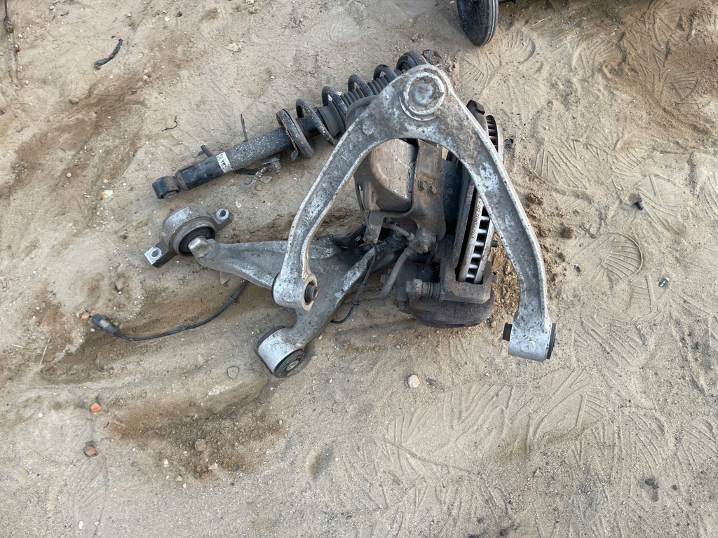 фото №3, Поворотный кулак комплектная левая рычаг амортизатор лапа infiniti q70 2016 rok