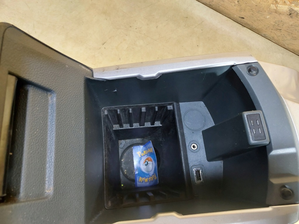 фото №13, Grand c-max mk2 подлокотник туннель средний