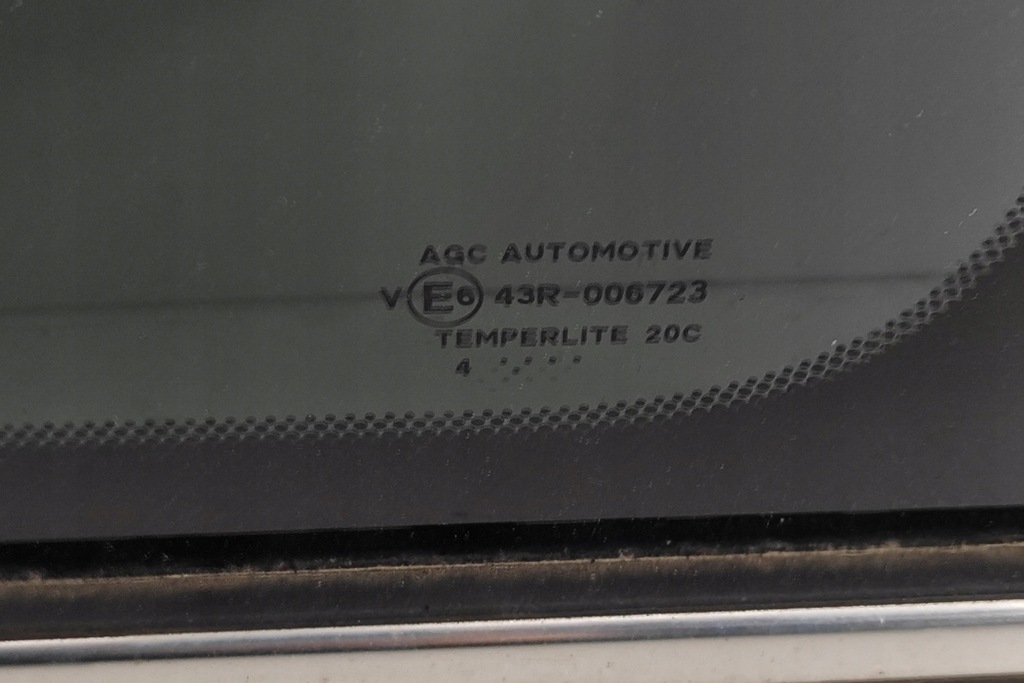 фото №6, Peugeot 108 задняя правая стекло четвертькруглая 62711-0h120 1.2 бензин 60kw 20