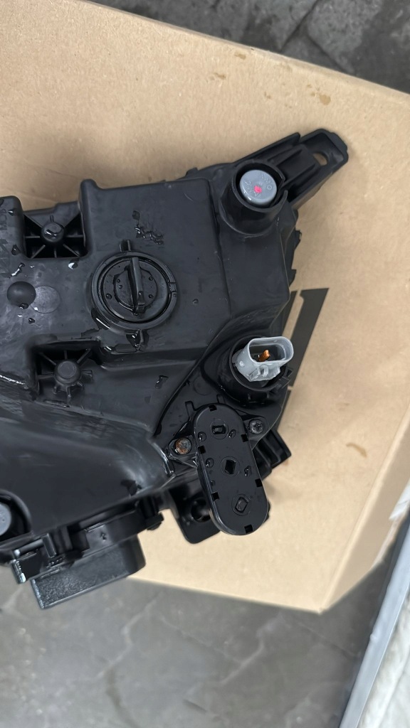 фото №3, Kia sportage 2021- противотуманная фара правый led