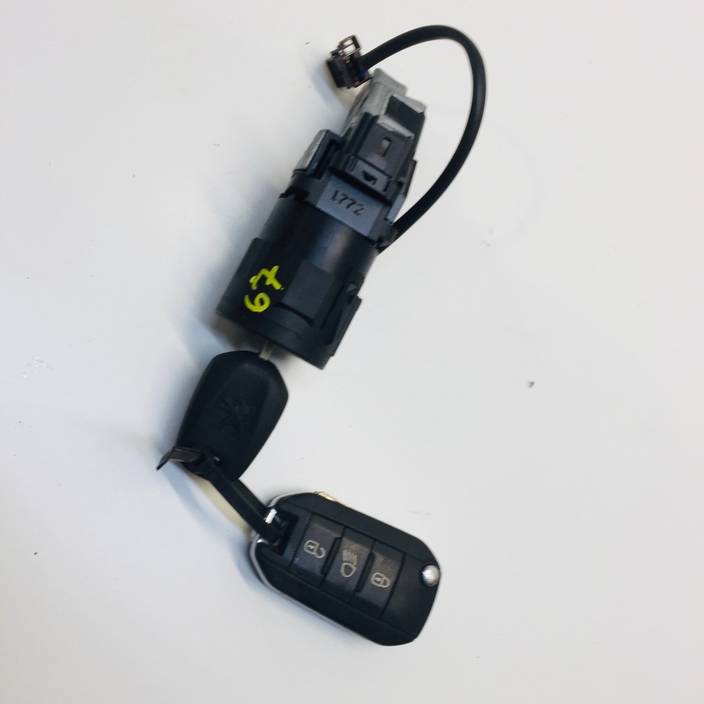 фото №1, Замок зажигания 2 ключи peugeot 208 2008 #67