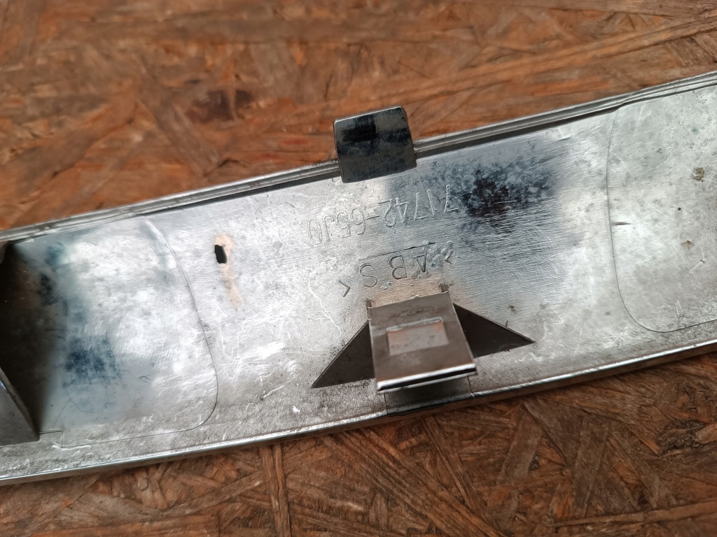 фото №12, Рамка хром решётка решетка перед 71742-65j0 suzuki grand vitara ii 05-