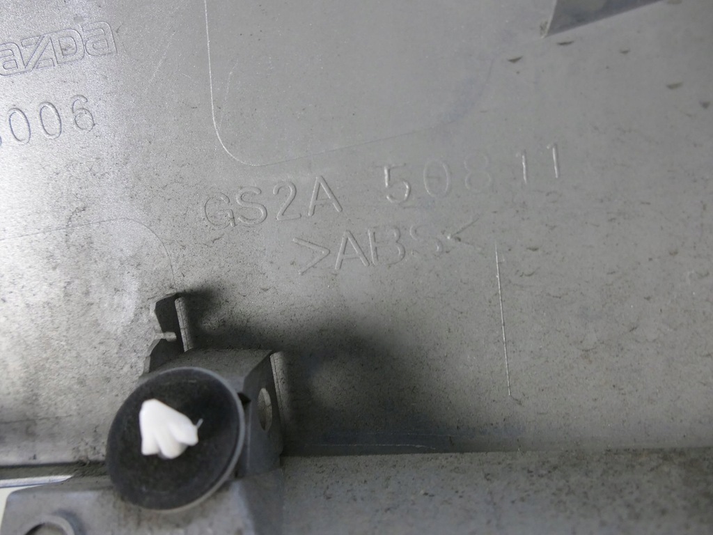 фото №14, Mazda 6 gh lift kombi накладка крышки багажника 40b