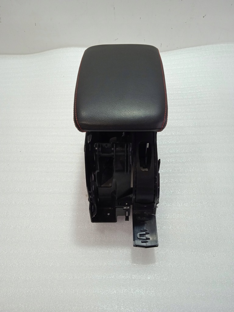 фото №1, Vw golf vi scirocco подлокотник кожа 1k5864251c