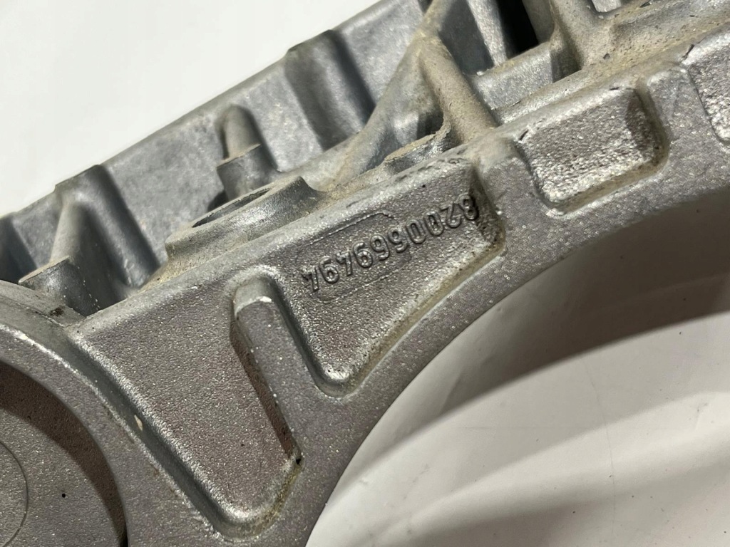 Кронштейн кронштейн генератора renault megane 3 8200669494 в Украине