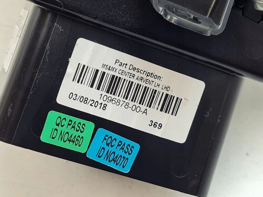 2018 tesla model x решітка обдув бічна панелі 10477312c Доставка