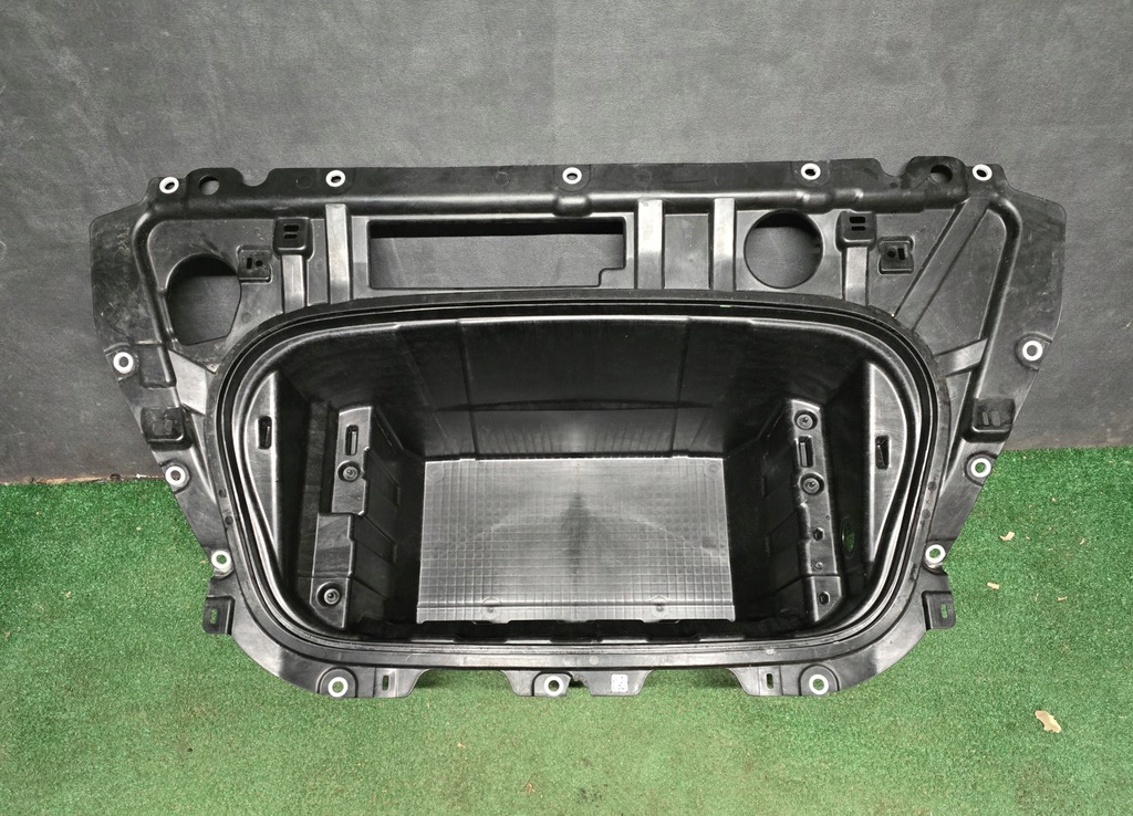 фото №1, Поддон багажника porsche taycan 9j1