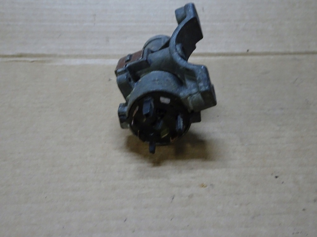 фото №4, Audi a4 b7 корпус замка зажигания 4b0905851q