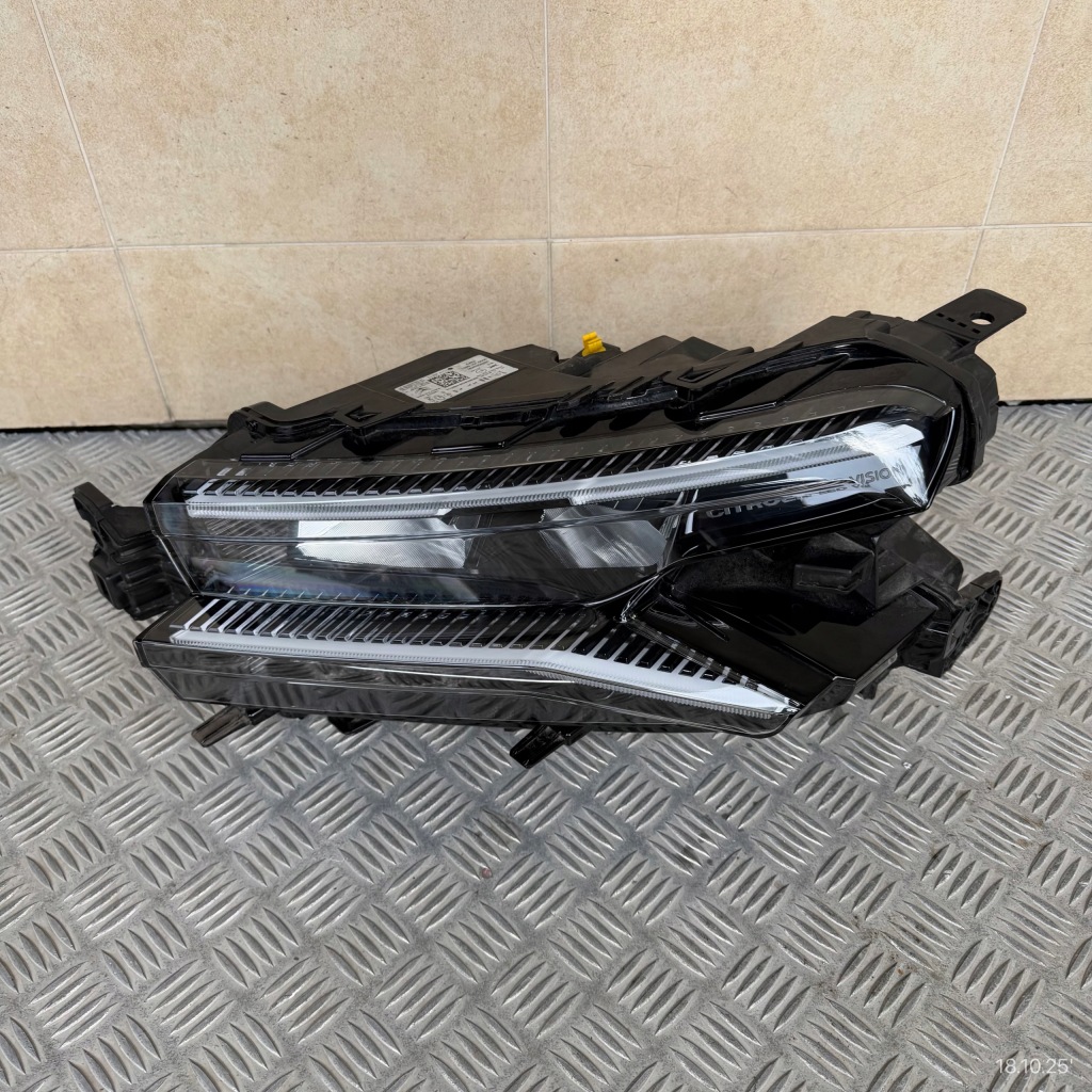 Фара ліва правий ліхтарі  передні комплект citroen c5 aircross рестайлінг  full led Ціна