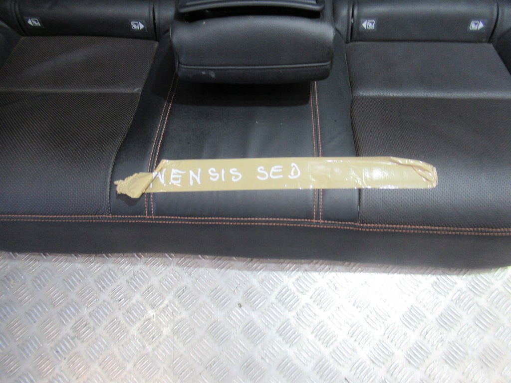 фото №14, Toyota avensis t27 lift sedan заднє сидіння задня задня 15-