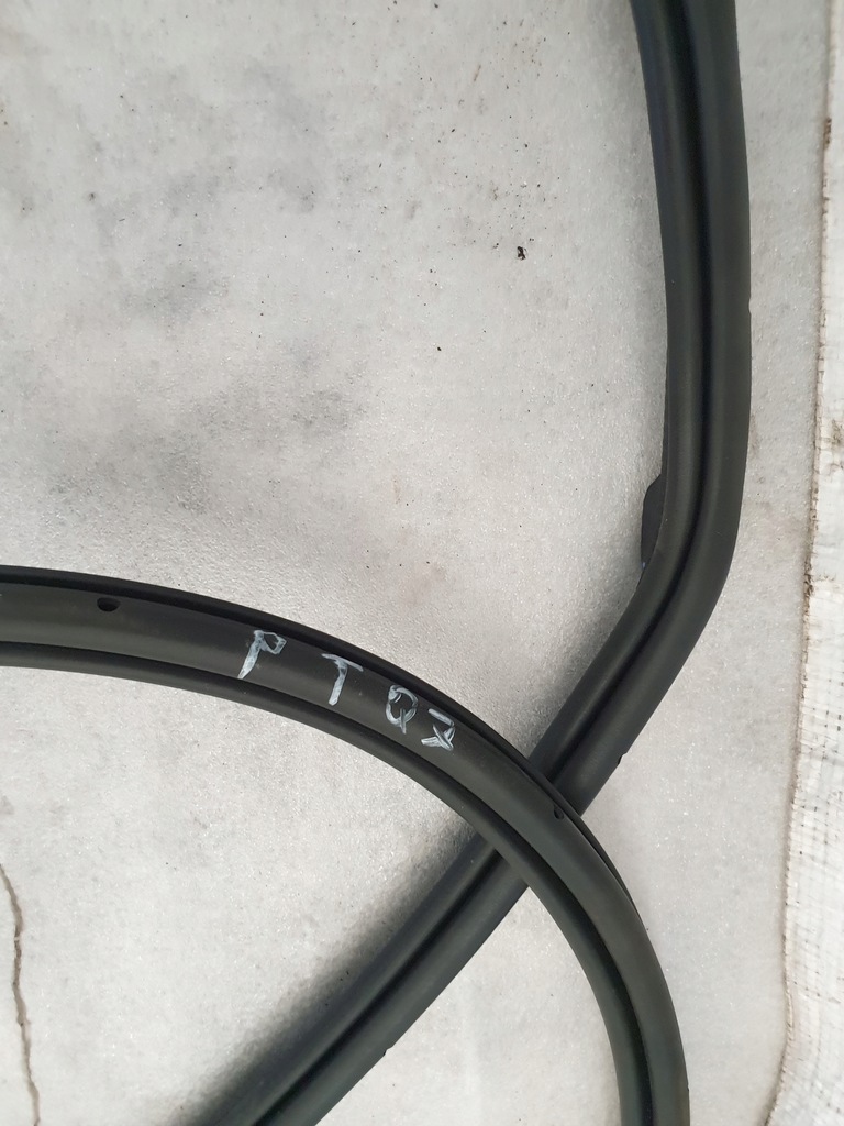 фото №3, Audi q7 прокладка двері правий задня