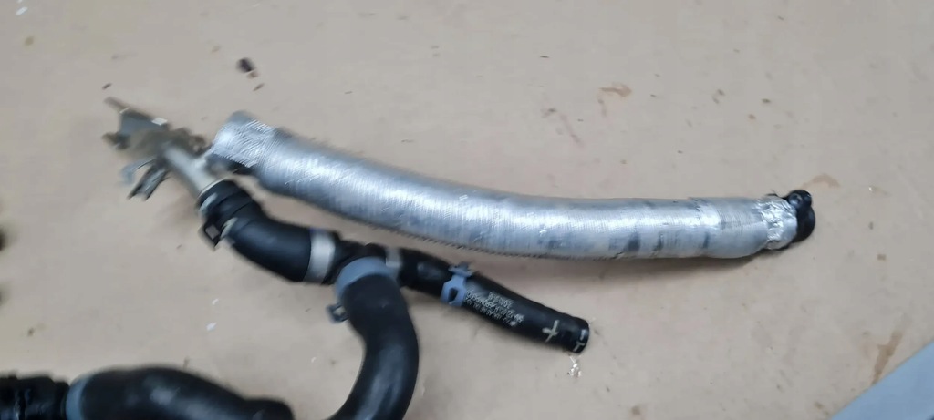 фото №10, S3 8y a3 шланг трубка wąż wody 2.0 tfsi 06q121497d