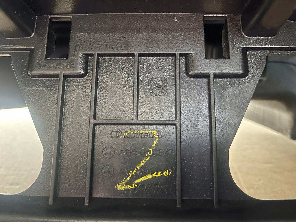 фото №9, Mercedes gl gle gls x166 a292 приборная панель приборная консоль amg nić czerwona