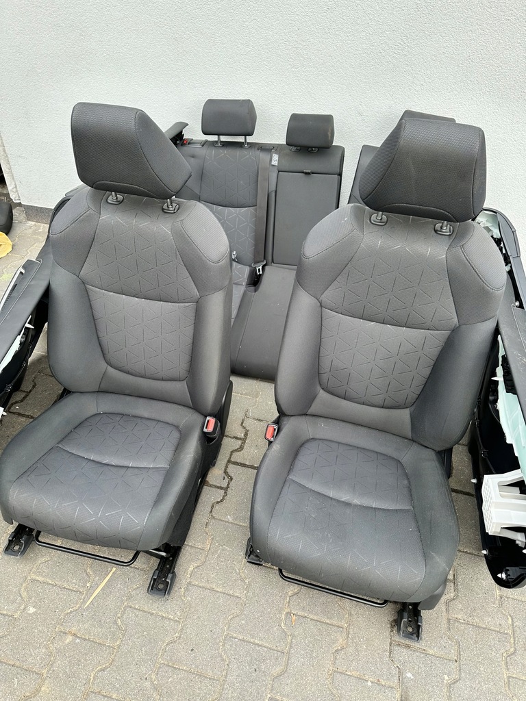 фото №1, Rav4 v сиденья комплект обивка