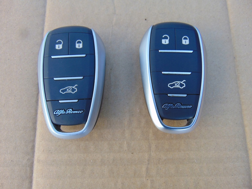 фото №1, Alfa romeo giulia ключ pilot kr5alfa434