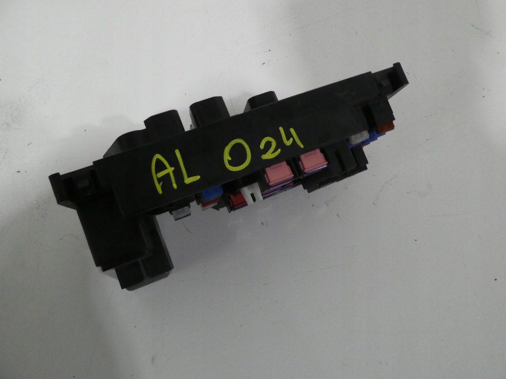 фото №1, Subaru forester iii коробка предохранителей 82241sg010