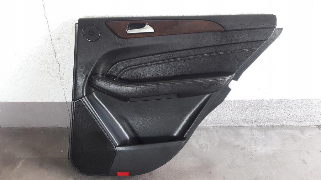 фото №1, Обшивка дверь правый задняя mercedes w166 ml