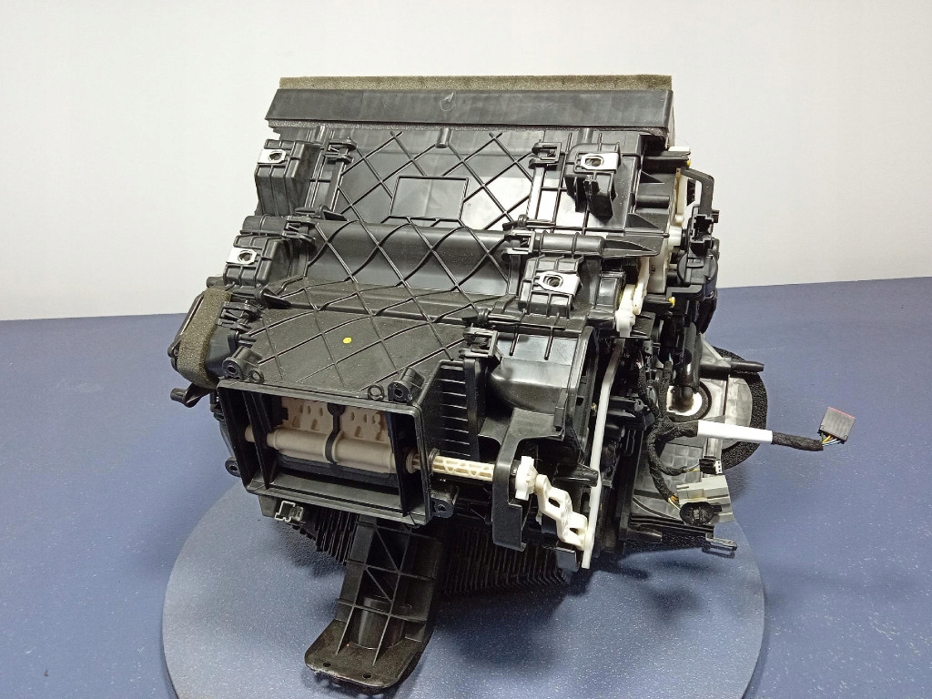 фото №1, Ford mustang mach-e отопитель