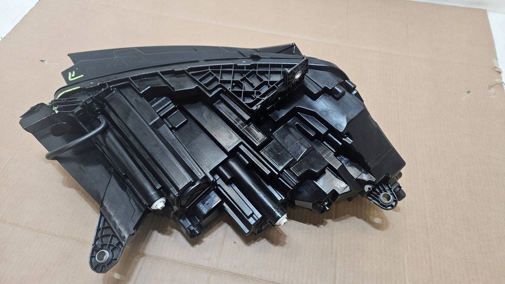 фото №8, Лампа левая перед передняя skoda enyaq 5lb941015a