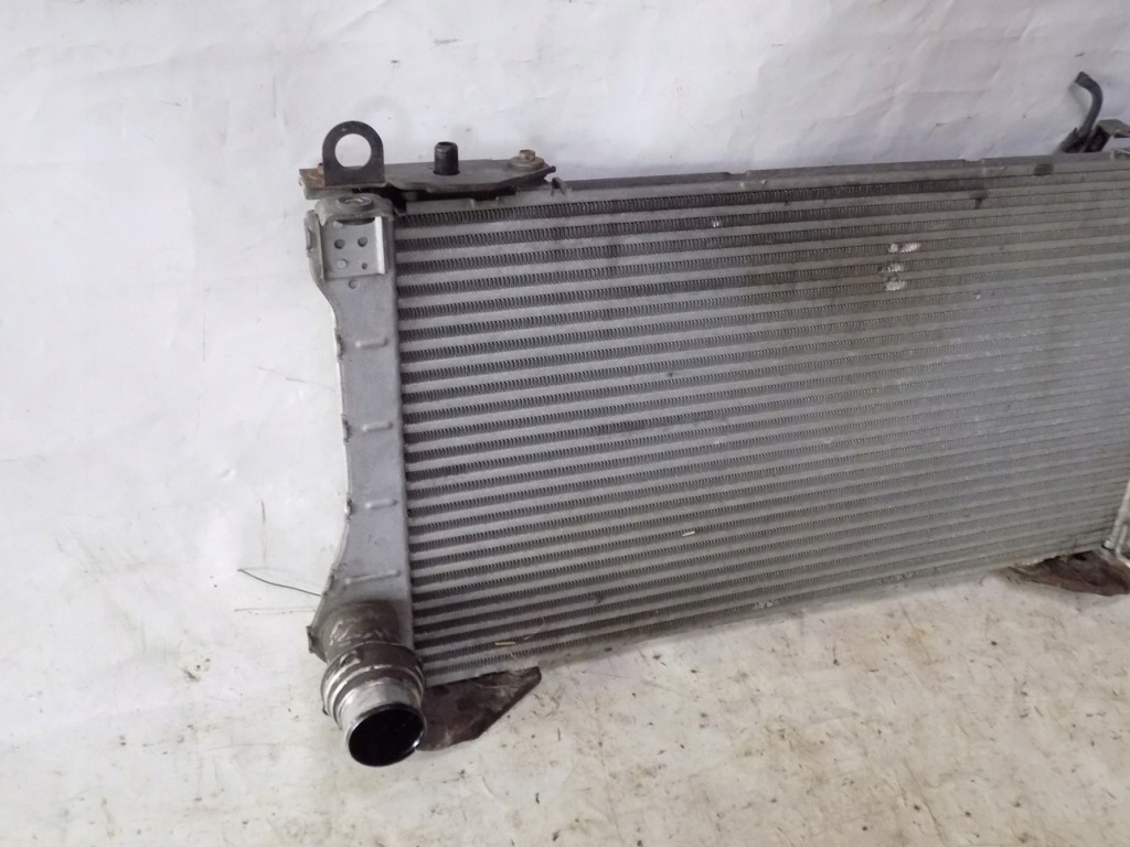 Auris 1 2.0 d4d радиатор кондиционера интеркулер в Украине