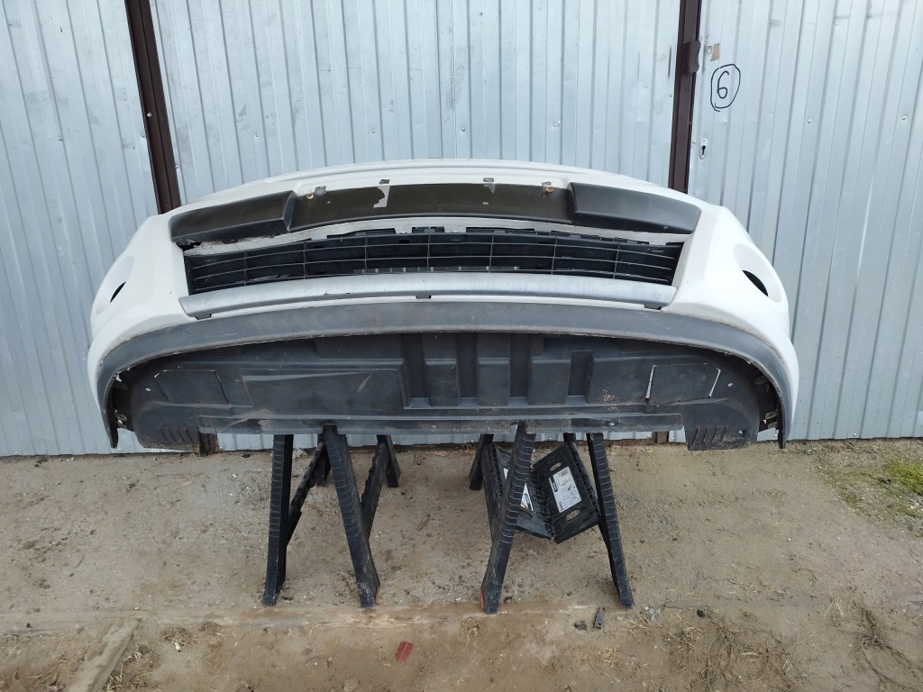 Бампер перед передний renault clio 3 рестайлинг  2009-2012 8200799935 195 Цена