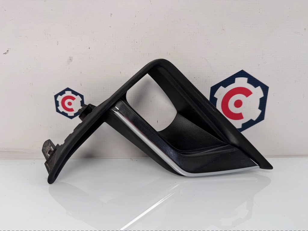 фото №1, Toyota land cruiser 150 18- решітка протитуманної фари права