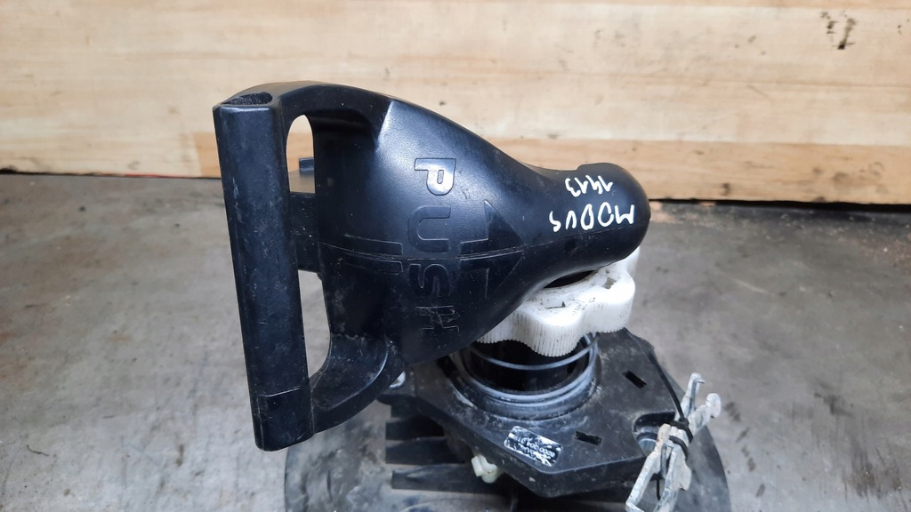 фото №2, Підйомник колеса запасного 8200367262a renault modus