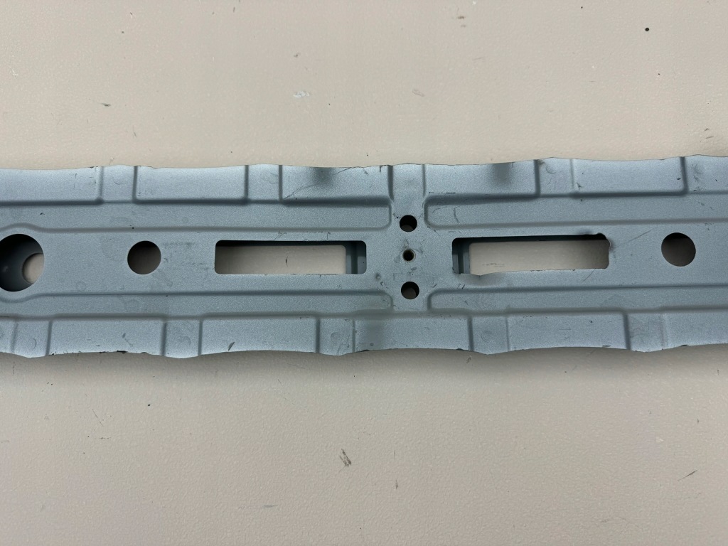 фото №8, Toyota rav4 5 v 19r- балка pod радиатор pas dół