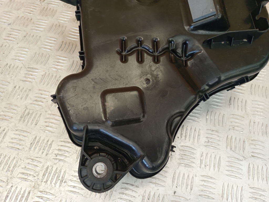 фото №10, Bmw оригинальный номер 7454339 3' g20 g21 4' g22 g23 бак жидкость adblue