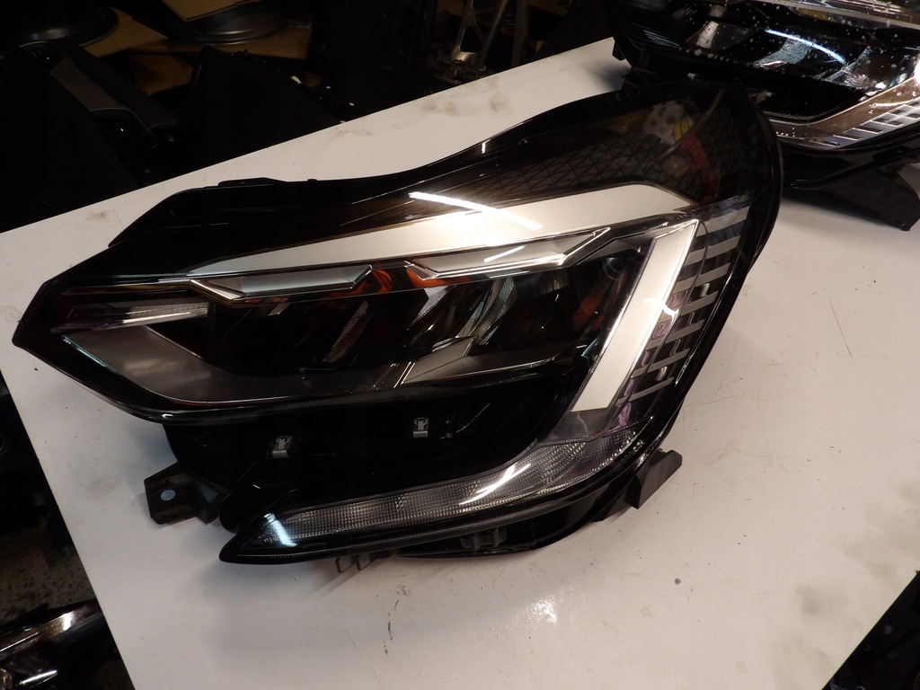 фото №1, Лампа левая передняя 260608054r renault captur ii 2