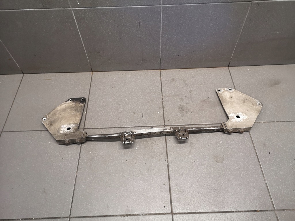 фото №1, Распорка кронштейн audi a8 d2 4d0804627c