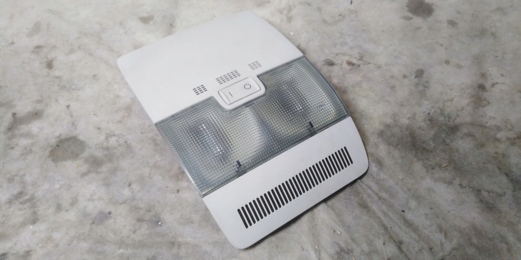 фото №1, Лампа освітлення кабіни audi оригінальний номер 8p0947135d