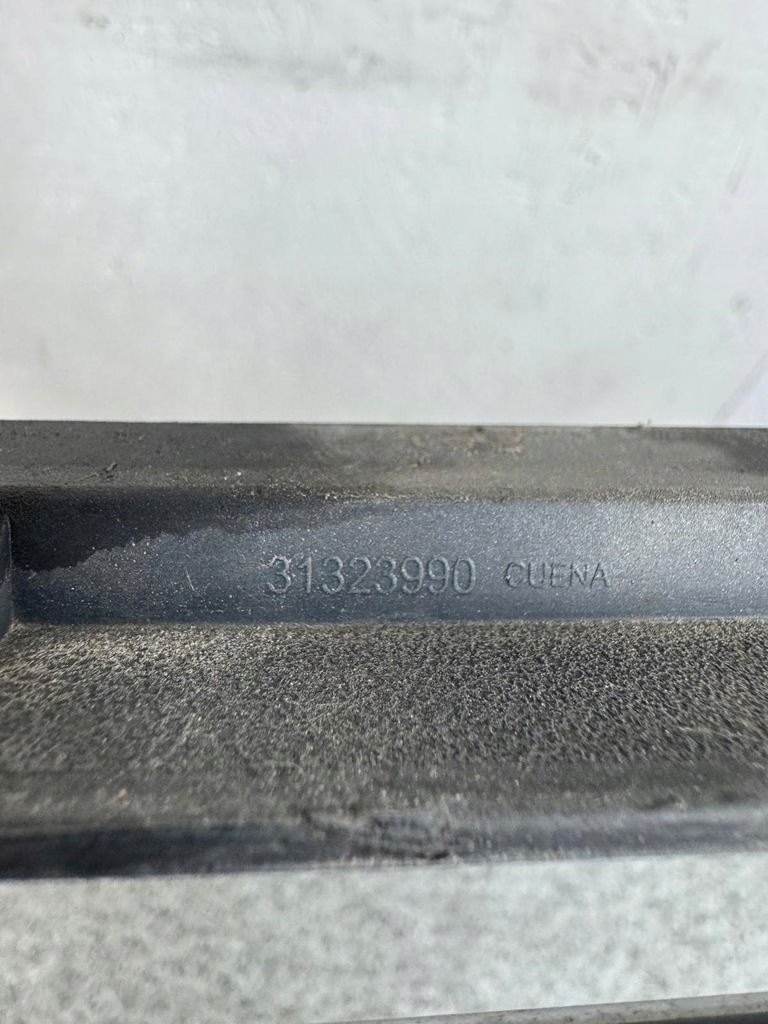 фото №10, Средняя решётка бампера volvo v70 iii 2012- lift 31323990