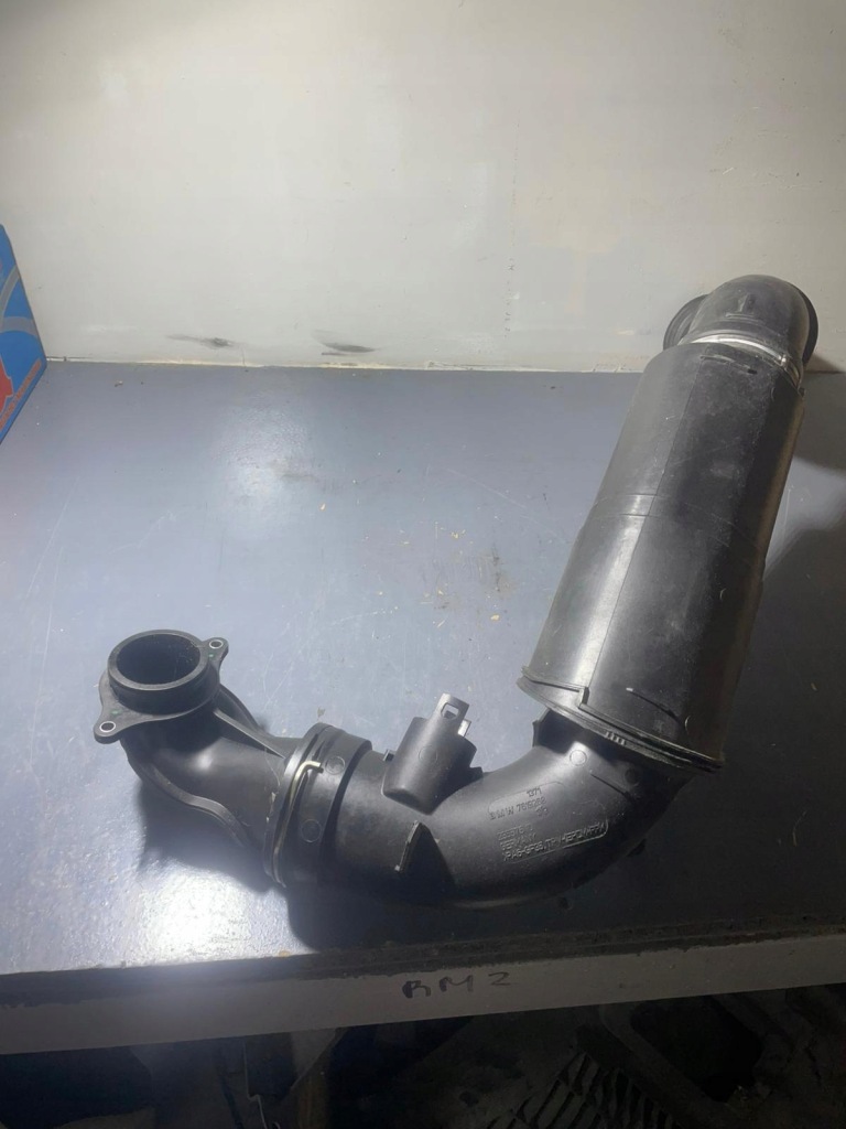 Труба шланг воздуха с резонатор bmw 7619268 в Украине