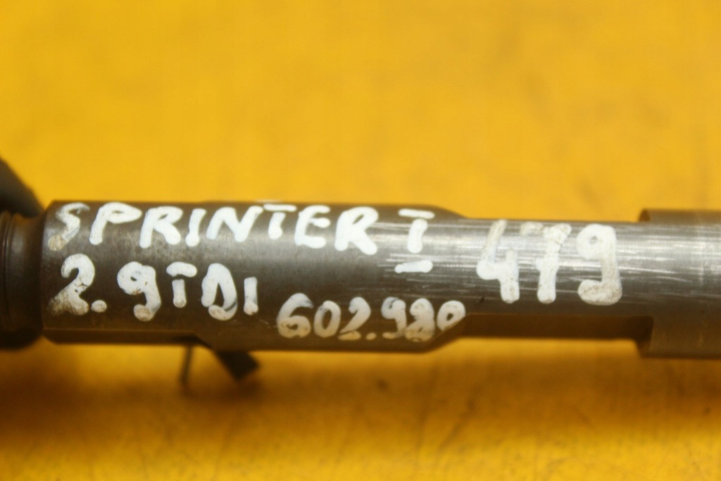 Инжектор форсунка управляющий mercedes sprinter i 2.9 tdi a0000104851 Цена