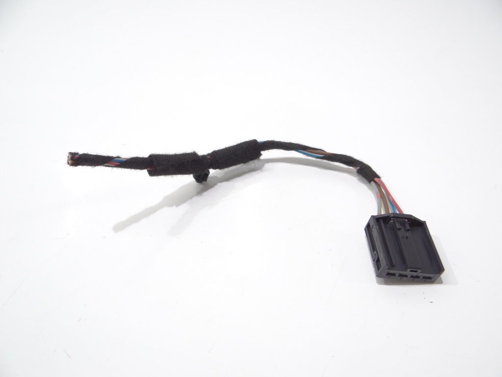 Купити Колодка штекер лампи кришки багажника задній bmw f46 оригінальний номер