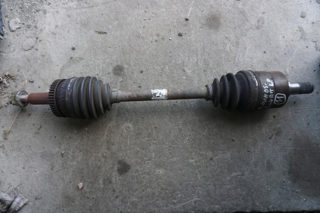 фото №1, Hyundai tucson i 2007r приводной вал левая передняя шарнир 49501-2e900 автоматическая коробка передач