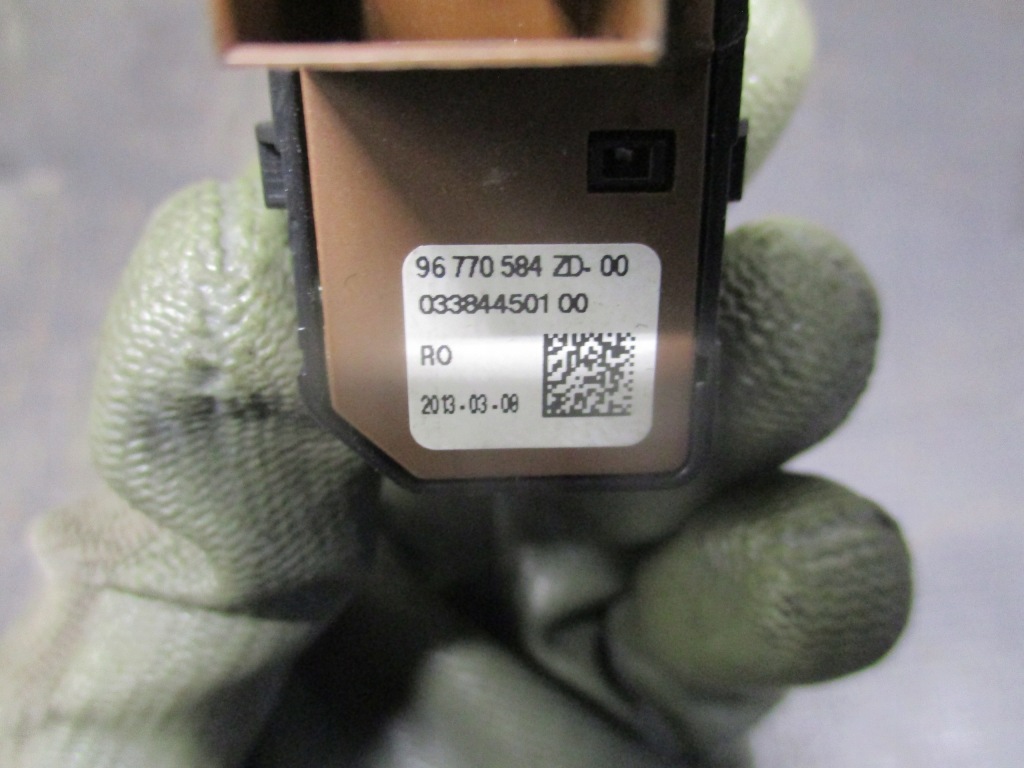 фото №6, Кнопка кришка peugeot 508 i 10-18r.