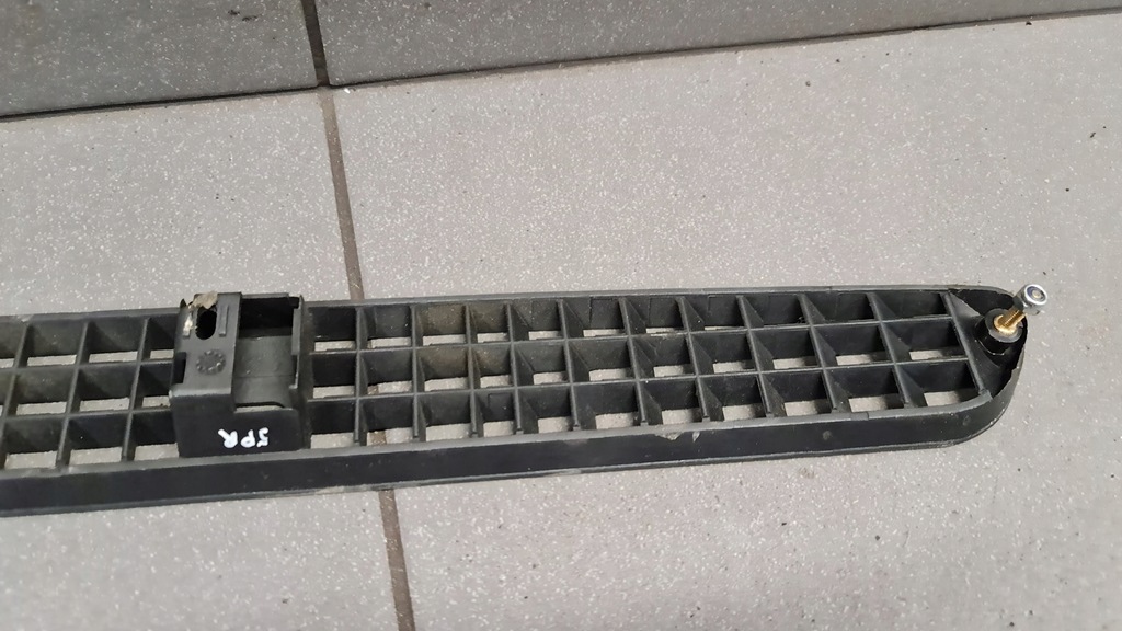 фото №7, Решётка обдув стекло audi a8 d2 4d0819681c