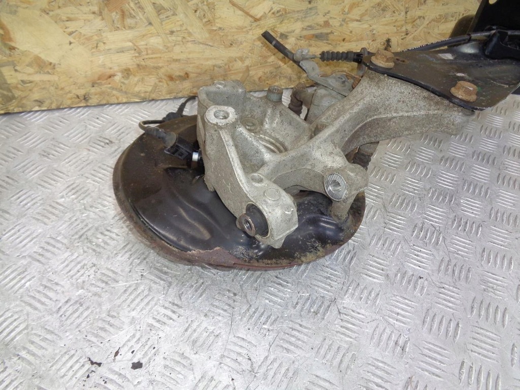 фото №10, Поворотний кулак ступиця важіль лівий задня skoda yeti 4x4 1.4 tsi 2009- 3c0505435g