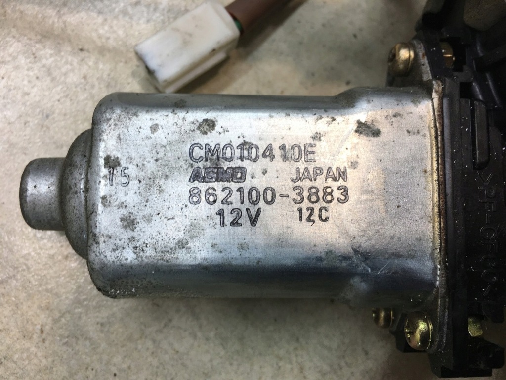 фото №8, Подъемник стекло правый перед space star