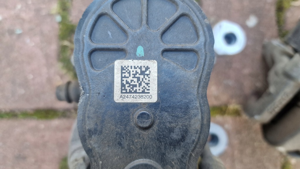 фото №5, Mercedes eqb eqa h243 x243 gla супорт гальмівний правий лівий задня a2474238200