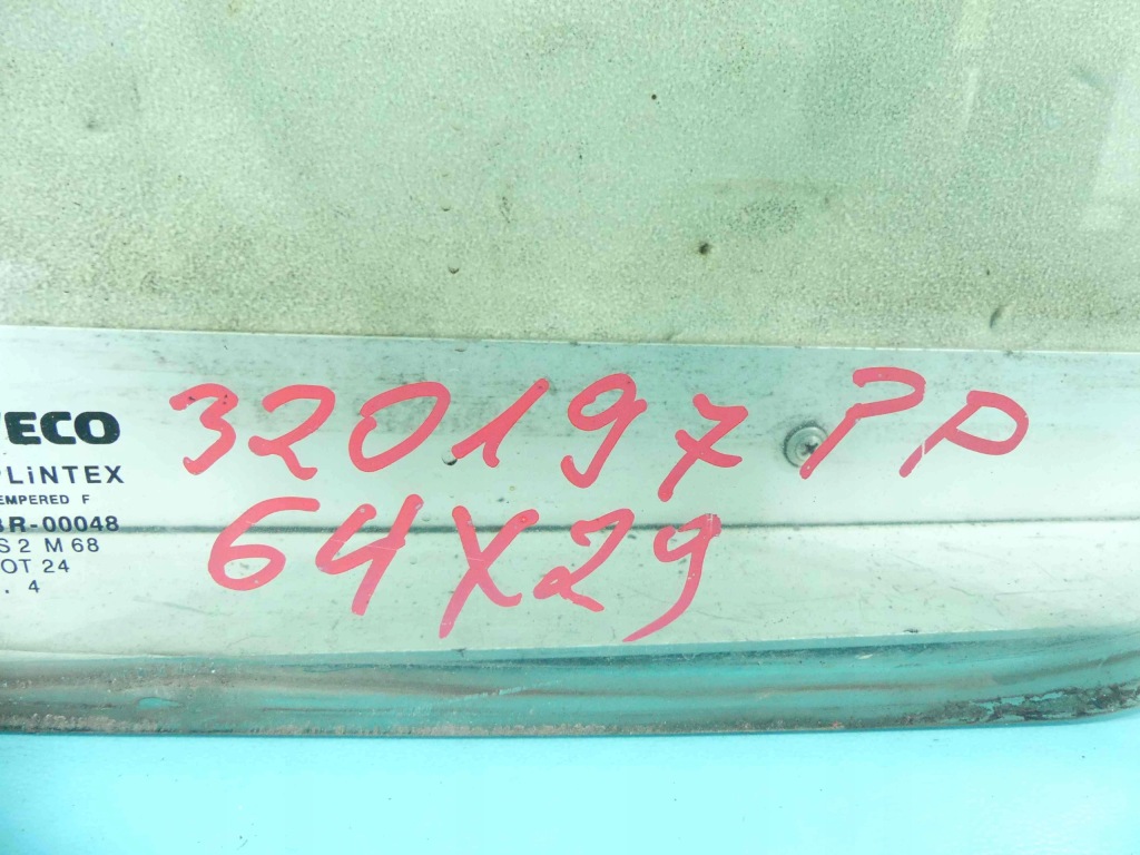 фото №3, Скло двері перед права daily iii 99-06 трикутник