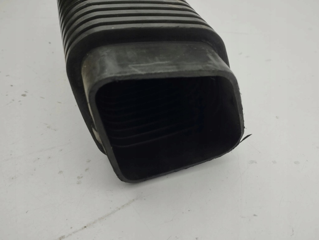 фото №5, Bmw 7 f01 f02 f03 f04 2009 перед сторона ліва частина труби впуску повітря