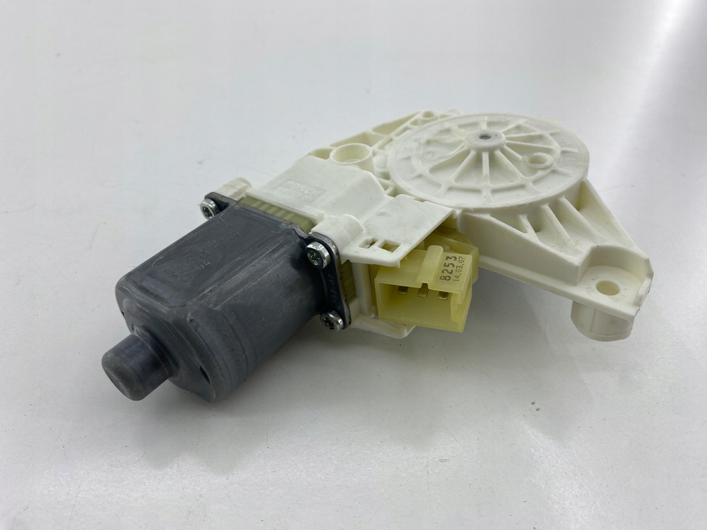 фото №7, Моторчик подъёма стекло правый задняя mercedes-benz w204