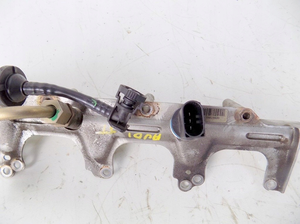 фото №5, Audi tt 8j 2.0tfsi 2006-2014 молдинг впрыскная