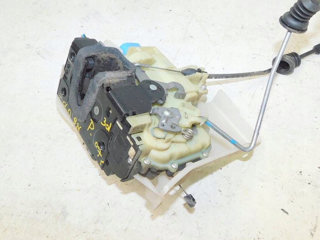 фото №1, Vw polo iv 9n 9n3 1.4 tdi 2007r 3d замок дверь правый